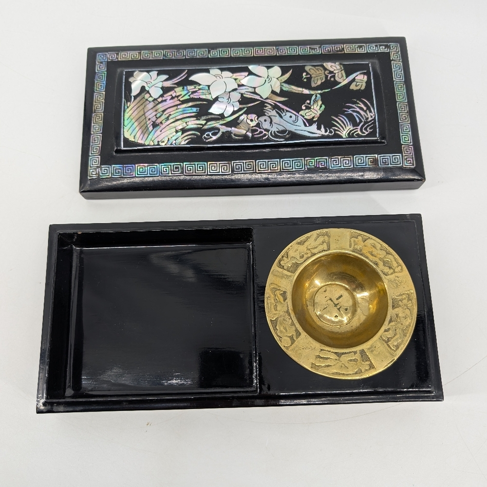 Vintage black lacquer smoking box intricate mother-of-pearl inlay brass Ashtray